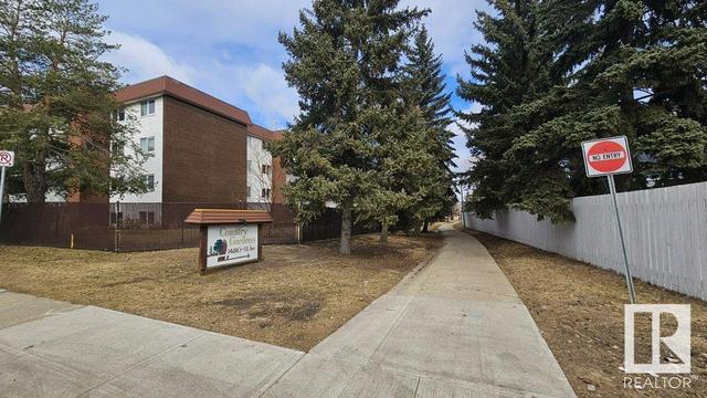 411 - 14810 51 Av Nw, Condo with 2 bedrooms, 2 bathrooms and 2 parking in Edmonton AB | Image 2
