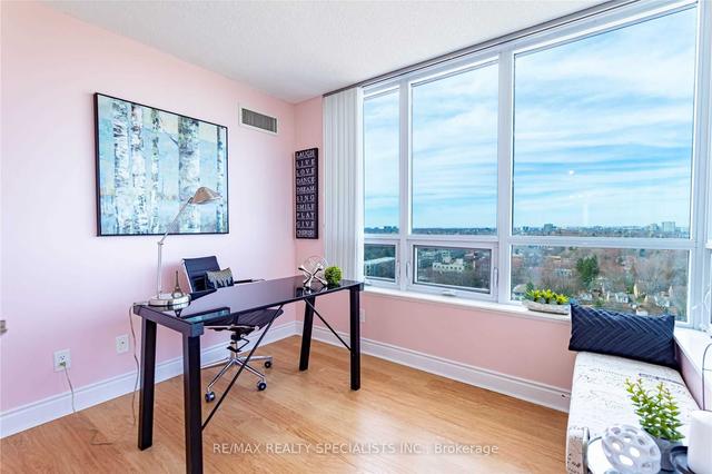 1312 - 15 Greenview Ave, Condo with 2 bedrooms, 2 bathrooms and 1 parking in Toronto ON | Image 4