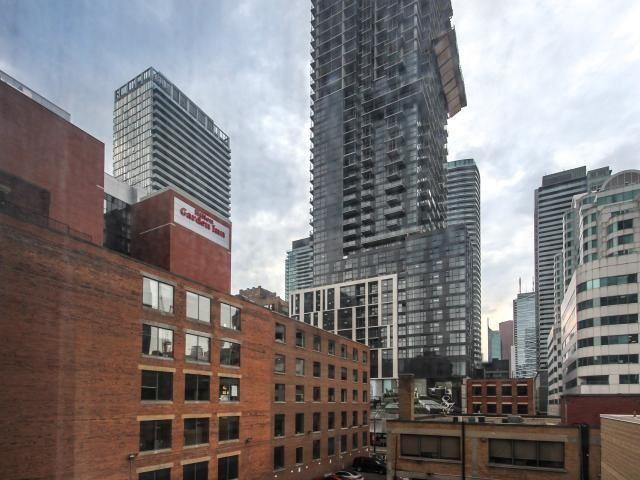 209 - 11 Charlotte St, Condo with 1 bedrooms, 1 bathrooms and null parking in Toronto ON | Image 10