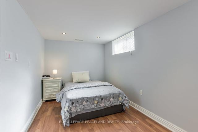 20 Broadleaf Rd, House detached with 3 bedrooms, 3 bathrooms and 7 parking in Toronto ON | Image 21