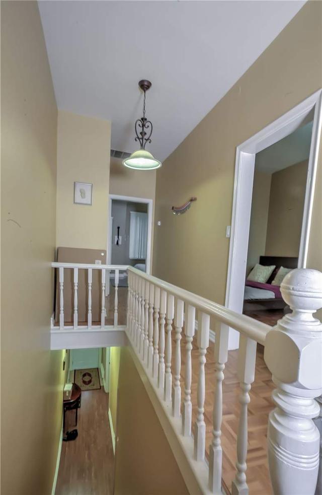 472 Symington Ave, House semidetached with 3 bedrooms, 1 bathrooms and 1 parking in Toronto ON | Image 21
