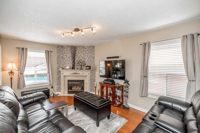 21 Nightingale Cres, House detached with 4 bedrooms, 3 bathrooms and 4 parking in Barrie ON | Image 8