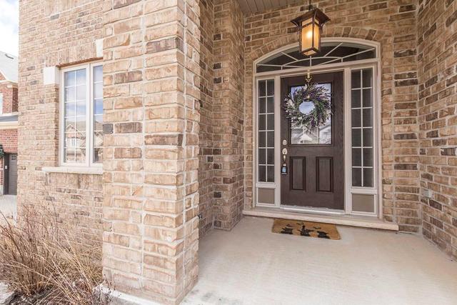 247 Evens Pond Cres, House detached with 4 bedrooms, 4 bathrooms and 2 parking in Kitchener ON | Image 2