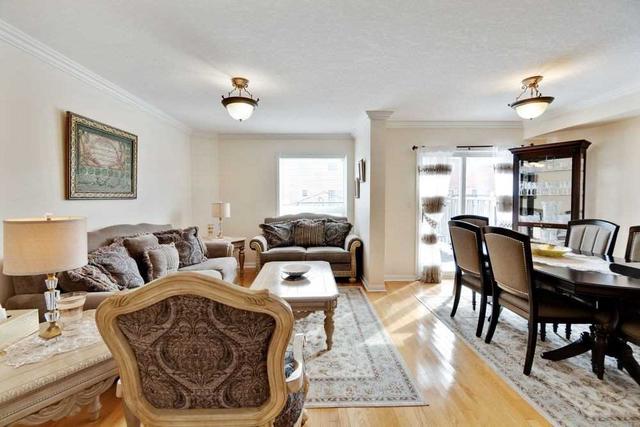 3911 Coachman Circ, House attached with 3 bedrooms, 4 bathrooms and 3 parking in Mississauga ON | Image 2