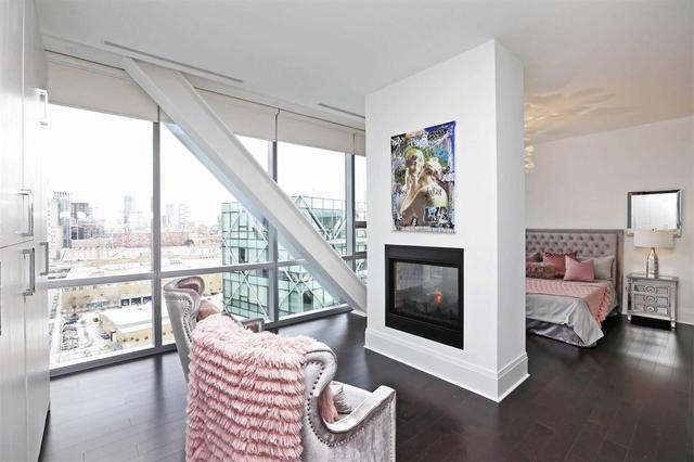 Ph1404 - 29 Queens Quay E, Condo with 4 bedrooms, 4 bathrooms and 2 parking in Toronto ON | Image 13