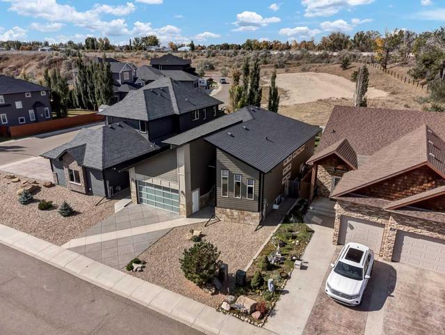 66 Copper Canyon Bay Sw, House detached with 4 bedrooms, 2 bathrooms and 4 parking in Medicine Hat AB | Image 3