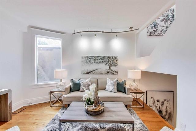 313 Seaton St, House attached with 4 bedrooms, 2 bathrooms and 1 parking in Toronto ON | Image 10
