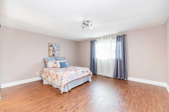 4 Lakecrest Tr, House detached with 4 bedrooms, 2 bathrooms and 6 parking in Brampton ON | Image 16