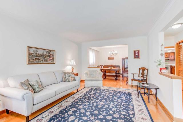 166 Hendon Ave, House detached with 3 bedrooms, 2 bathrooms and 2 parking in Toronto ON | Image 4