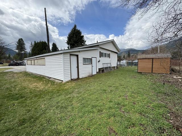 1 - 165 Schulte Crescent, House detached with 3 bedrooms, 1 bathrooms and null parking in Castlegar BC | Image 20