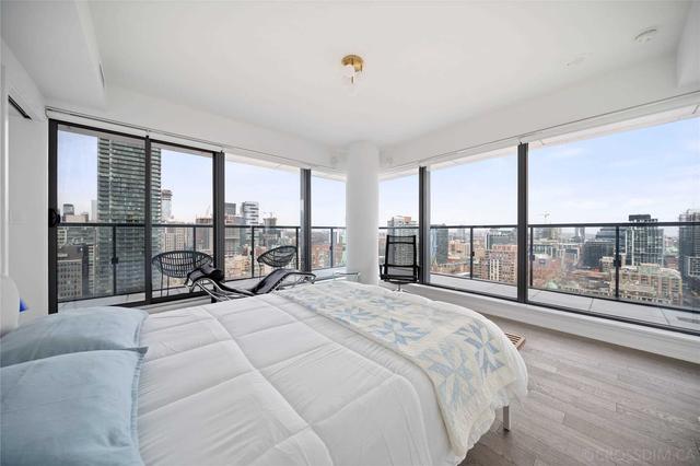 2202 - 60 Colborne St, Condo with 2 bedrooms, 2 bathrooms and 2 parking in Toronto ON | Image 6