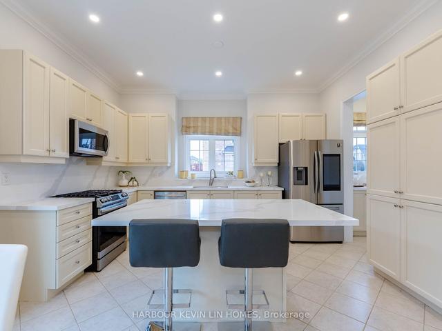 126 Alpaca Dr, House detached with 4 bedrooms, 5 bathrooms and 6 parking in Richmond Hill ON | Image 3