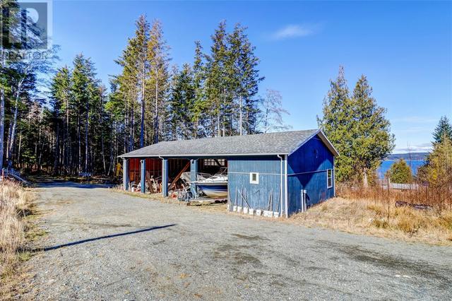 850 Lanqvist Rd, House detached with 3 bedrooms, 2 bathrooms and 6 parking in Mount Waddington C BC | Image 38
