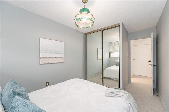 315 - 1300 Marlborough Court, House attached with 3 bedrooms, 1 bathrooms and 1 parking in Oakville ON | Image 28