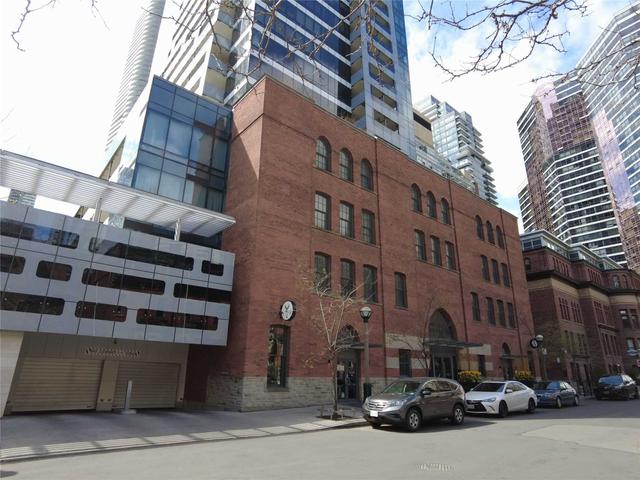 1807 - 5 St Joseph St, Condo with 2 bedrooms, 2 bathrooms and 1 parking in Toronto ON | Image 12