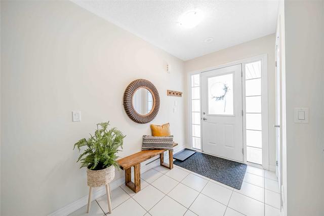80 Nearco Cres, House attached with 2 bedrooms, 2 bathrooms and 3 parking in Oshawa ON | Image 23
