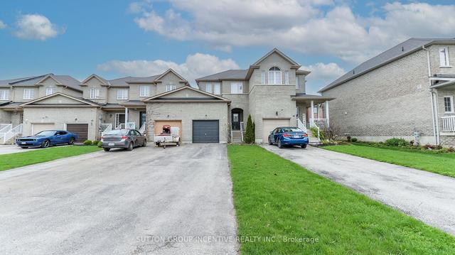 45 Arch Brown Crt, House attached with 3 bedrooms, 3 bathrooms and 3 parking in Barrie ON | Image 1