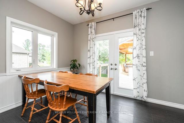 19 Butternut Cres, House detached with 3 bedrooms, 3 bathrooms and 12 parking in Wasaga Beach ON | Image 4