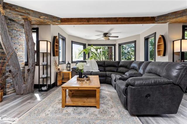 1008 Tally Ho Winter Park Road, House detached with 4 bedrooms, 3 bathrooms and 12 parking in Lake of Bays ON | Image 5