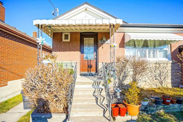 10 Edge Park Ave, House detached with 3 bedrooms, 2 bathrooms and 3 parking in Toronto ON | Image 12