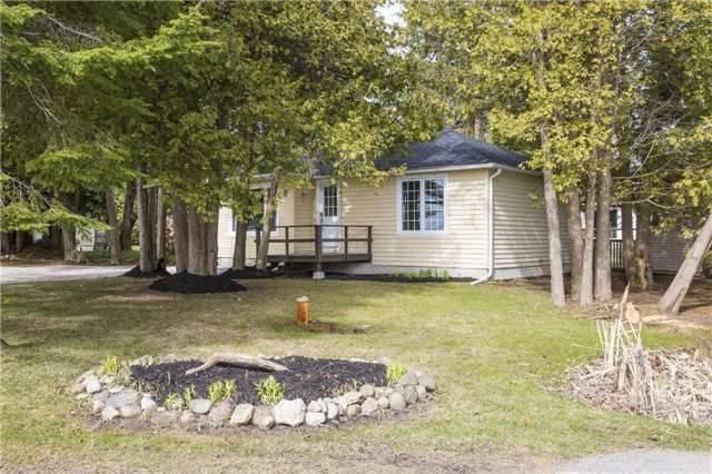 80 Lakeshore Prom, House detached with 2 bedrooms, 1 bathrooms and 4 parking in Oro Medonte ON | Image 1