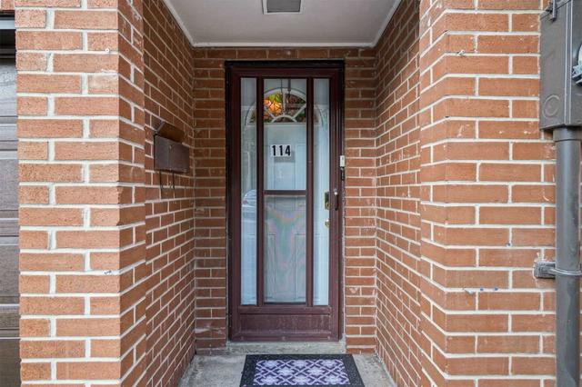 114 Darras Crt, Townhouse with 3 bedrooms, 2 bathrooms and 2 parking in Brampton ON | Image 25