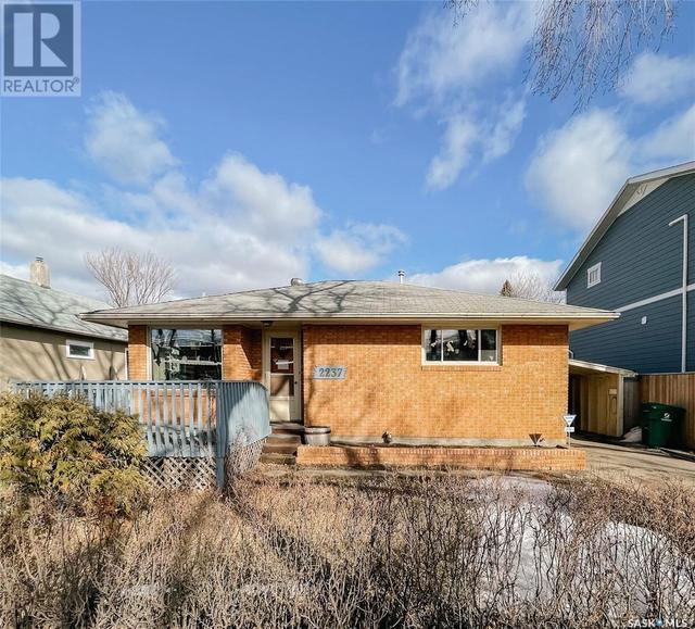 2237 Herman Avenue, House detached with 3 bedrooms, 2 bathrooms and null parking in Saskatoon SK | Image 1