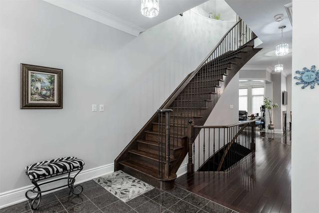 90 Grand Vellore Cres, House detached with 5 bedrooms, 5 bathrooms and 10 parking in Vaughan ON | Image 3
