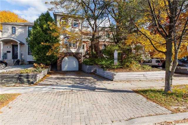 1025 Spadina Rd, House detached with 4 bedrooms, 5 bathrooms and 1 parking in Toronto ON | Image 1