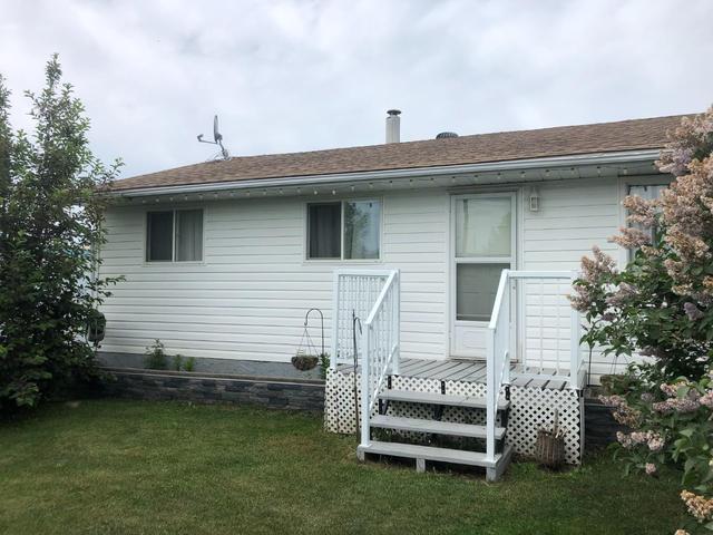 4910 48 Street, House detached with 3 bedrooms, 1 bathrooms and 5 parking in Valleyview AB | Image 4