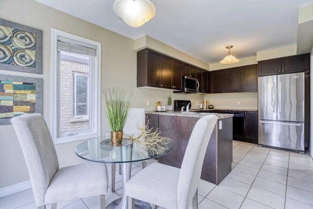1371 Wadebridge Cres, House detached with 3 bedrooms, 4 bathrooms and 2 parking in Oshawa ON | Image 9