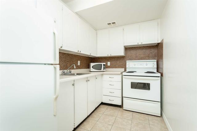 1008 - 150 Charlton Ave, Condo with 2 bedrooms, 2 bathrooms and 1 parking in Hamilton ON | Image 5