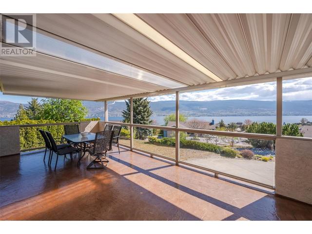 6408 Harrison Heights, House detached with 4 bedrooms, 3 bathrooms and 2 parking in Summerland BC | Image 4
