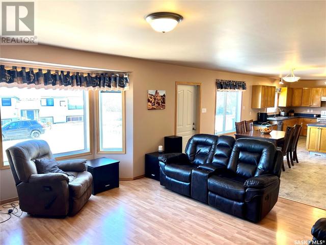 516 Brownlee Street, House detached with 5 bedrooms, 3 bathrooms and null parking in Morse SK | Image 10