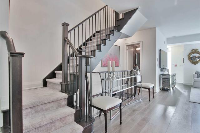 193 Duplex Ave, Townhouse with 3 bedrooms, 3 bathrooms and 2 parking in Toronto ON | Image 5