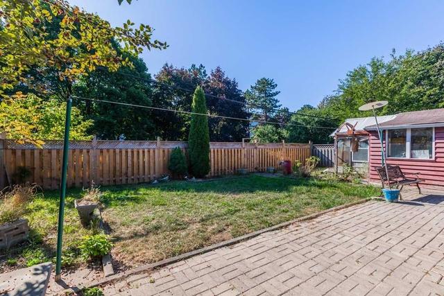 21 Rosefair Cres, House detached with 3 bedrooms, 2 bathrooms and 5 parking in Toronto ON | Image 13