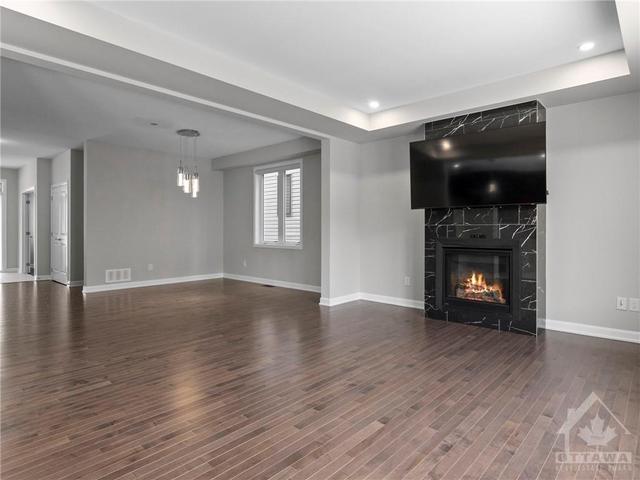85 Ralph Erfle Way, House detached with 5 bedrooms, 4 bathrooms and 4 parking in Ottawa ON | Image 11
