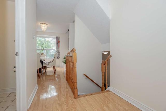 35 Spring Forest Sq, House detached with 3 bedrooms, 3 bathrooms and 3 parking in Toronto ON | Image 7