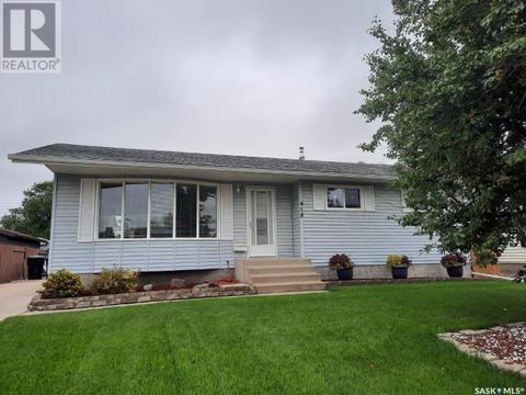 418 3rd Avenue S, House detached with 3 bedrooms, 2 bathrooms and null parking in Martensville SK | Card Image