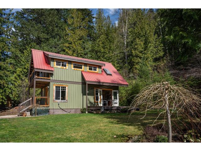 8788 Highway 6, House detached with 2 bedrooms, 2 bathrooms and null parking in Central Kootenay H BC | Image 47