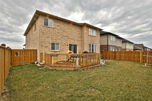 35 Keystone Cres, House detached with 4 bedrooms, 4 bathrooms and 2 parking in Hamilton ON | Image 2