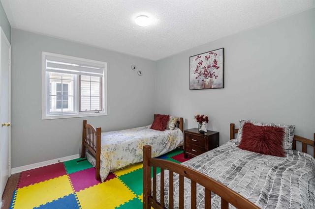 95 Ural Circ, House attached with 3 bedrooms, 3 bathrooms and 3 parking in Brampton ON | Image 13