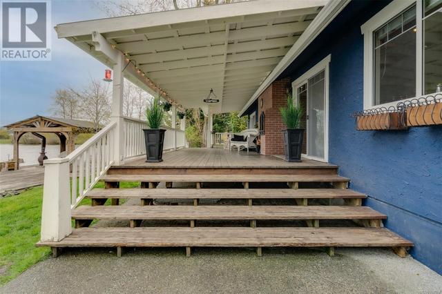 1548 Munro Rd, House detached with 5 bedrooms, 5 bathrooms and 8 parking in North Saanich BC | Image 8