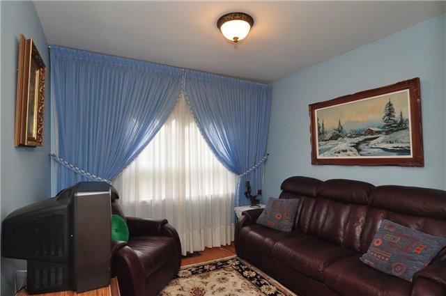 209 Verobeach Blvd, House detached with 3 bedrooms, 2 bathrooms and 5 parking in Toronto ON | Image 11