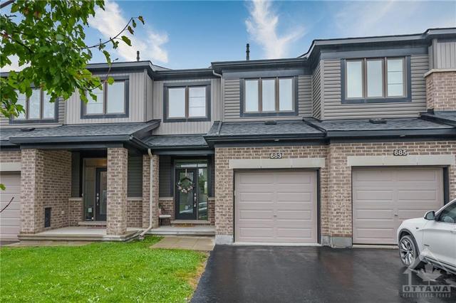 683 Decoeur Drive, Townhouse with 3 bedrooms, 3 bathrooms and 3 parking in Ottawa ON | Image 1