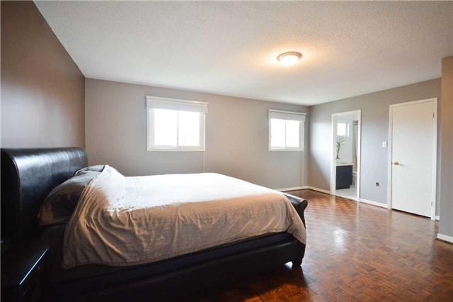 104 Sterling Cres, House detached with 4 bedrooms, 4 bathrooms and 2 parking in Vaughan ON | Image 13