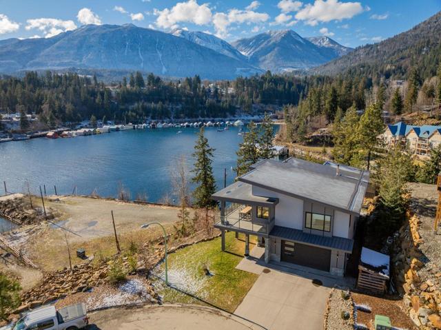 575 Larch Drive, House detached with 4 bedrooms, 3 bathrooms and 4 parking in Kaslo BC | Image 8