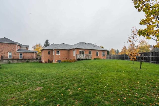 3711 Bishop Strachan Crt, House detached with 3 bedrooms, 3 bathrooms and 6 parking in Mississauga ON | Image 24