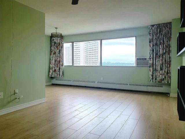 1810 - 10 Sunny Glwy, Condo with 3 bedrooms, 2 bathrooms and 1 parking in Toronto ON | Image 6