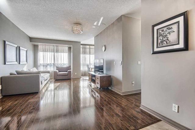 Lph09 - 50 Disera Dr, Condo with 3 bedrooms, 2 bathrooms and 1 parking in Vaughan ON | Image 4